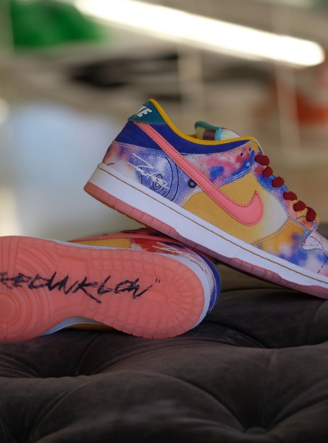 Nike SB Dunk Low Futura Laboratories Sunblush (Friends and Family) - HF6061-700 | ResellZone
