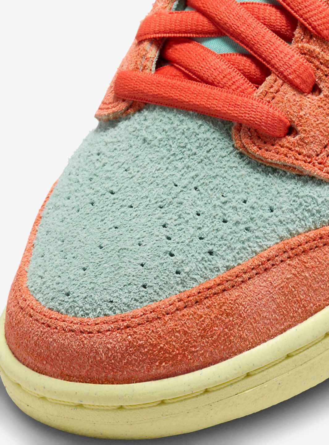 Nike SB Dunk Low Orange Emerald Rise - DV5429-800 | ResellZone