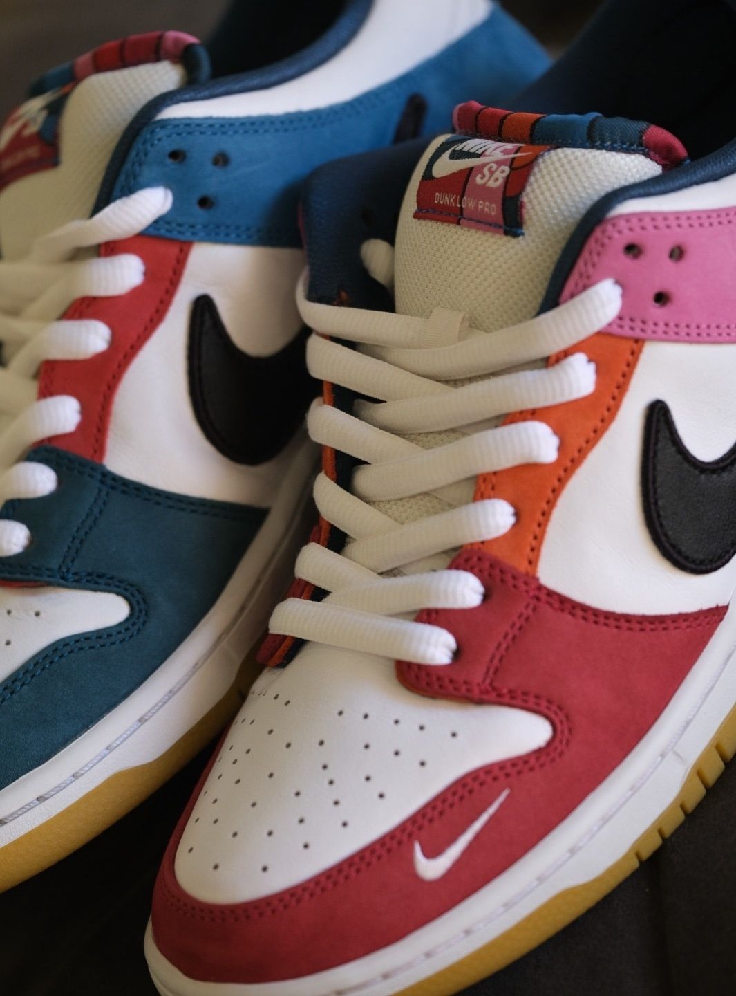 Nike SB Dunk Low Pro QS Parra (Friends & Family) (2021) - DH7695-100 | ResellZone