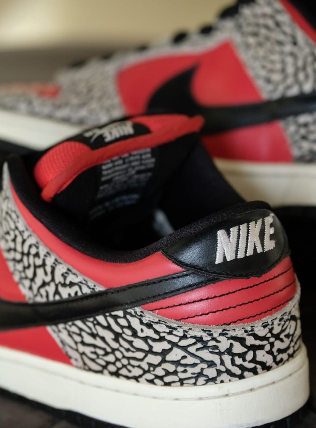 Nike SB Dunk Low Supreme Red Cement (2012) - 313170-600 | ResellZone