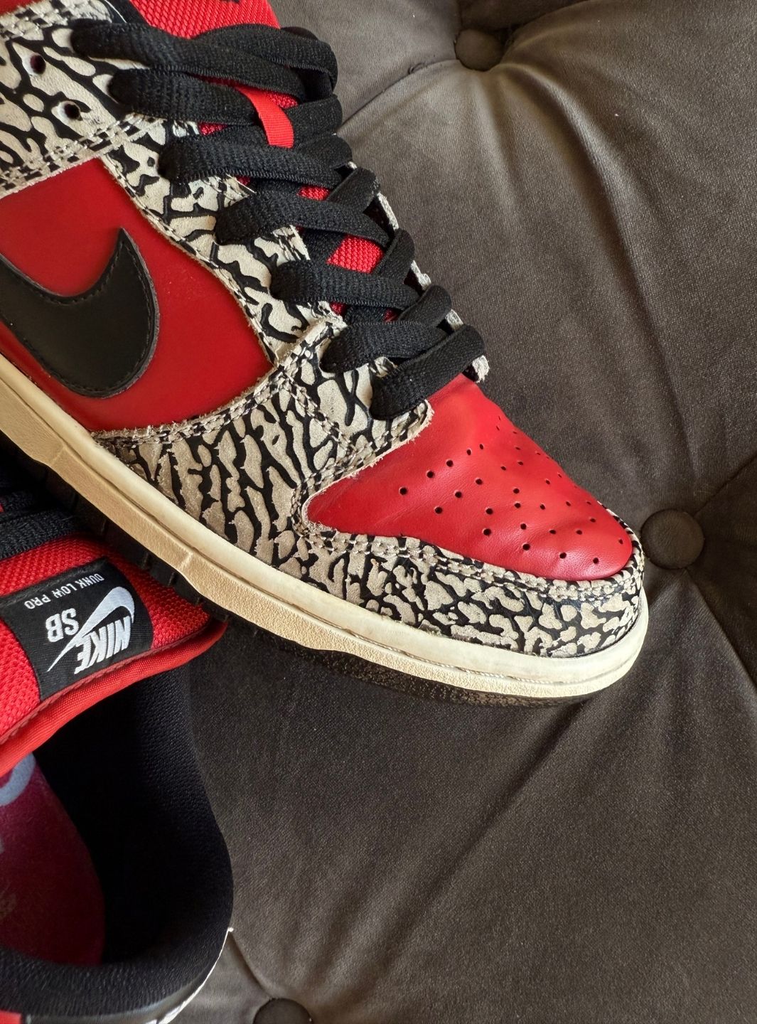 Nike SB Dunk Low Supreme Red Cement (2012) - Sneakers Usate | ResellZone