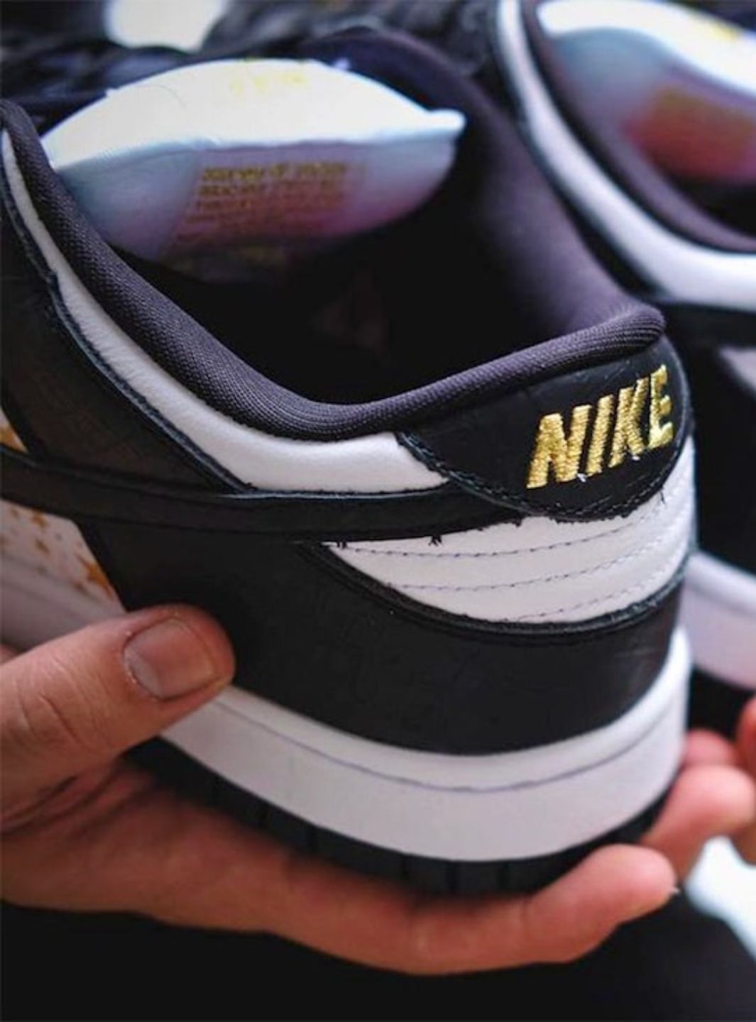 Nike SB Dunk Low Supreme Stars Black (2021) - DH3228-102 | ResellZone