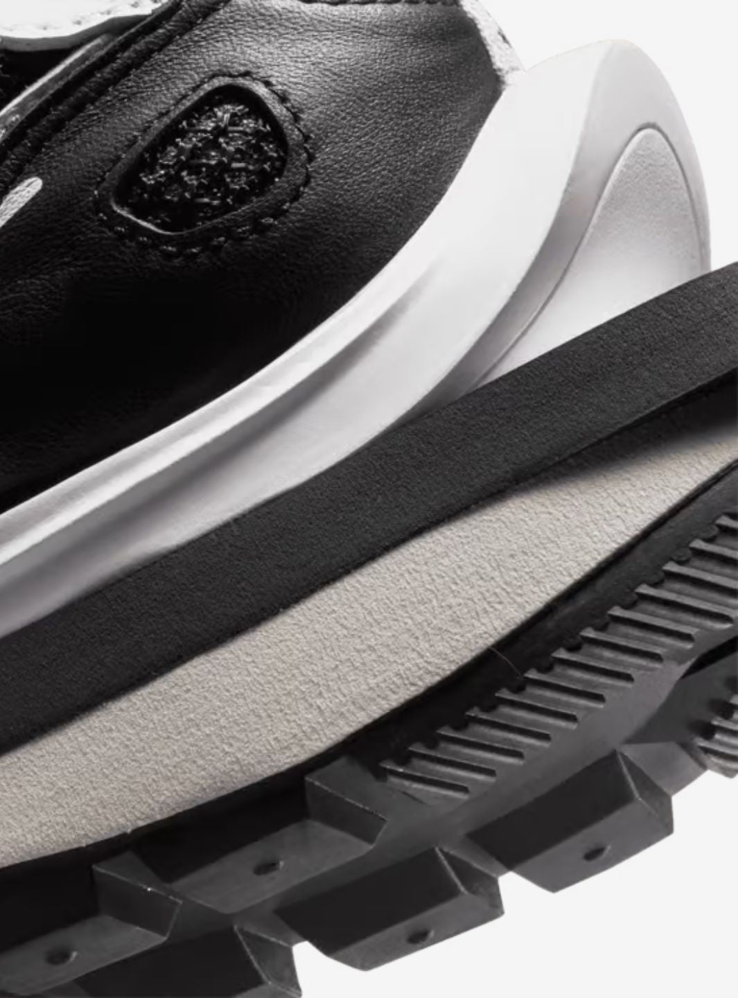 Nike Vaporwaffle Sacai Black White - CV1363-001 | ResellZone