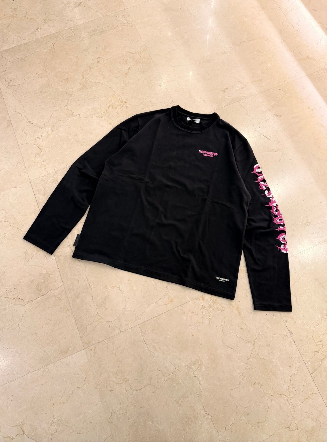 Numeri Archivio Longsleeve Black Fuchsia | ResellZone