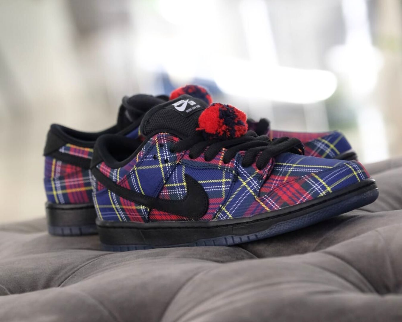 La storia dietro la Nike SB Dunk Low Nardwuar, la sneaker più eccentrica dell’anno