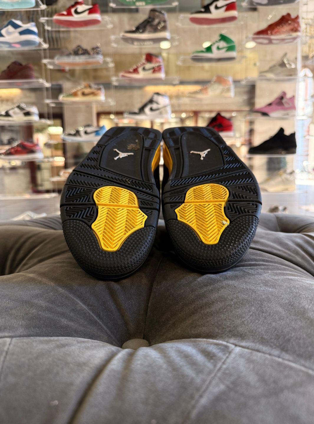 Air Jordan 4 Retro Thunder Yellow - Sneakers Usate | ResellZone