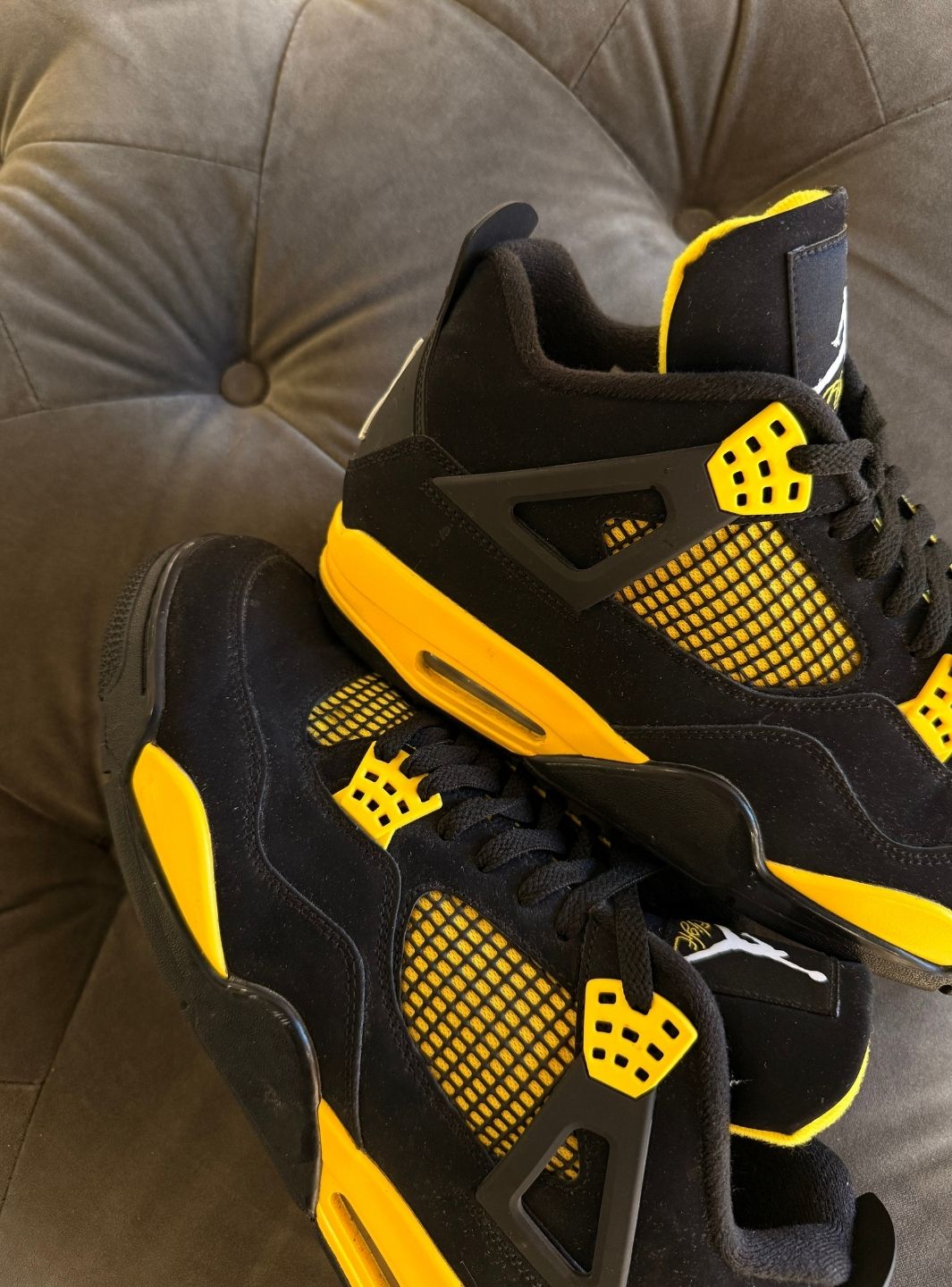 Air Jordan 4 Retro Thunder Yellow - Sneakers Usate | ResellZone