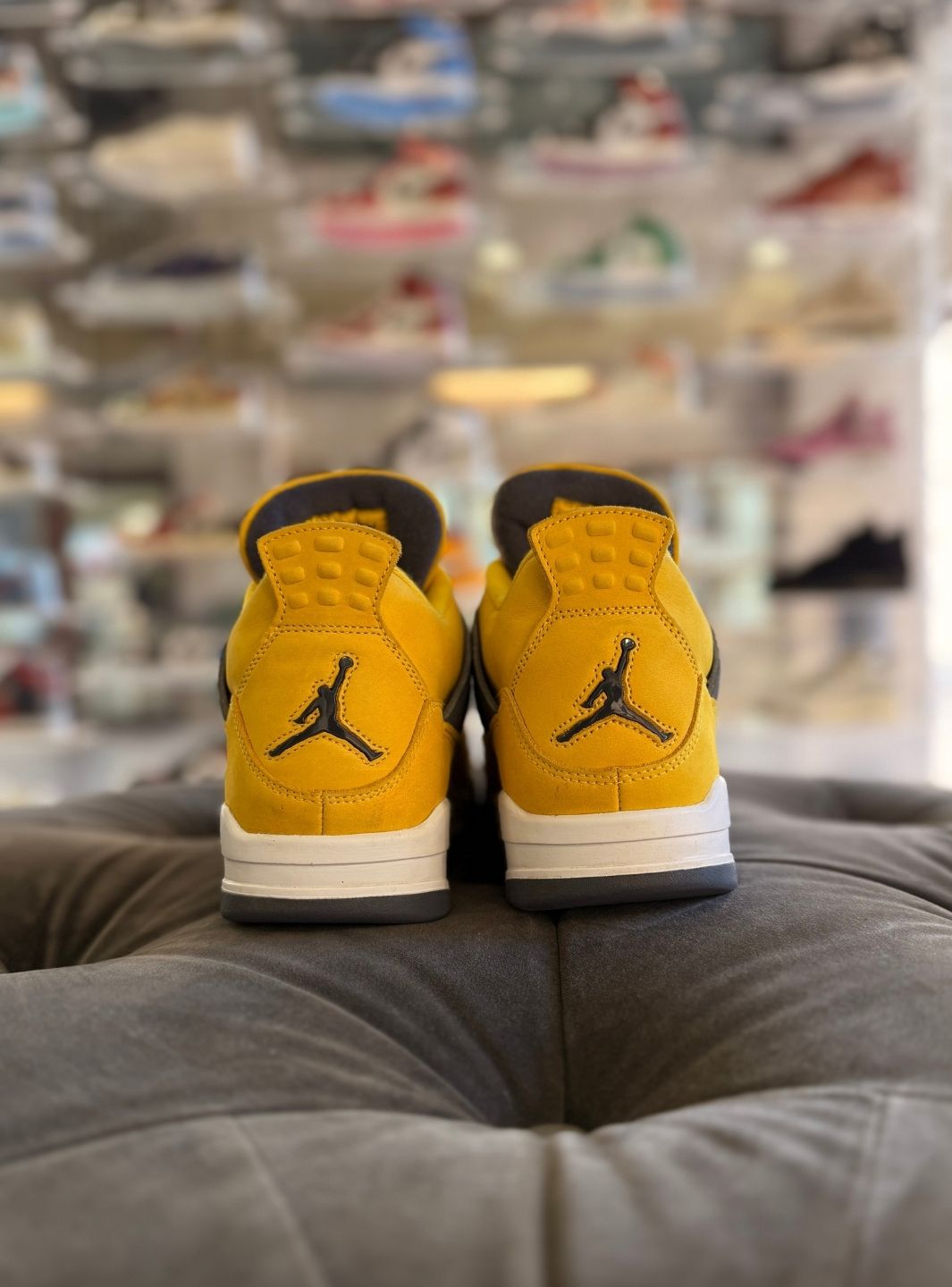 Air Jordan 4 Retro Lightning (2021) - Usato 9/10