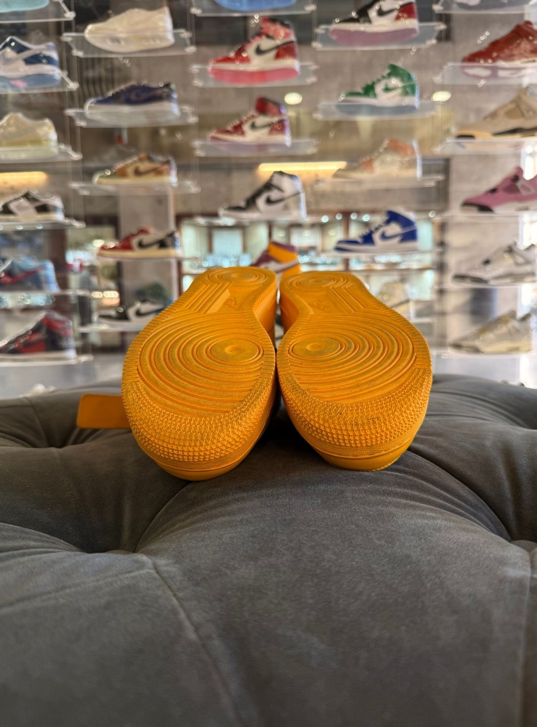 Nike Air Force 1 Low Off-White ICA University Gold - Usato 9.5/10