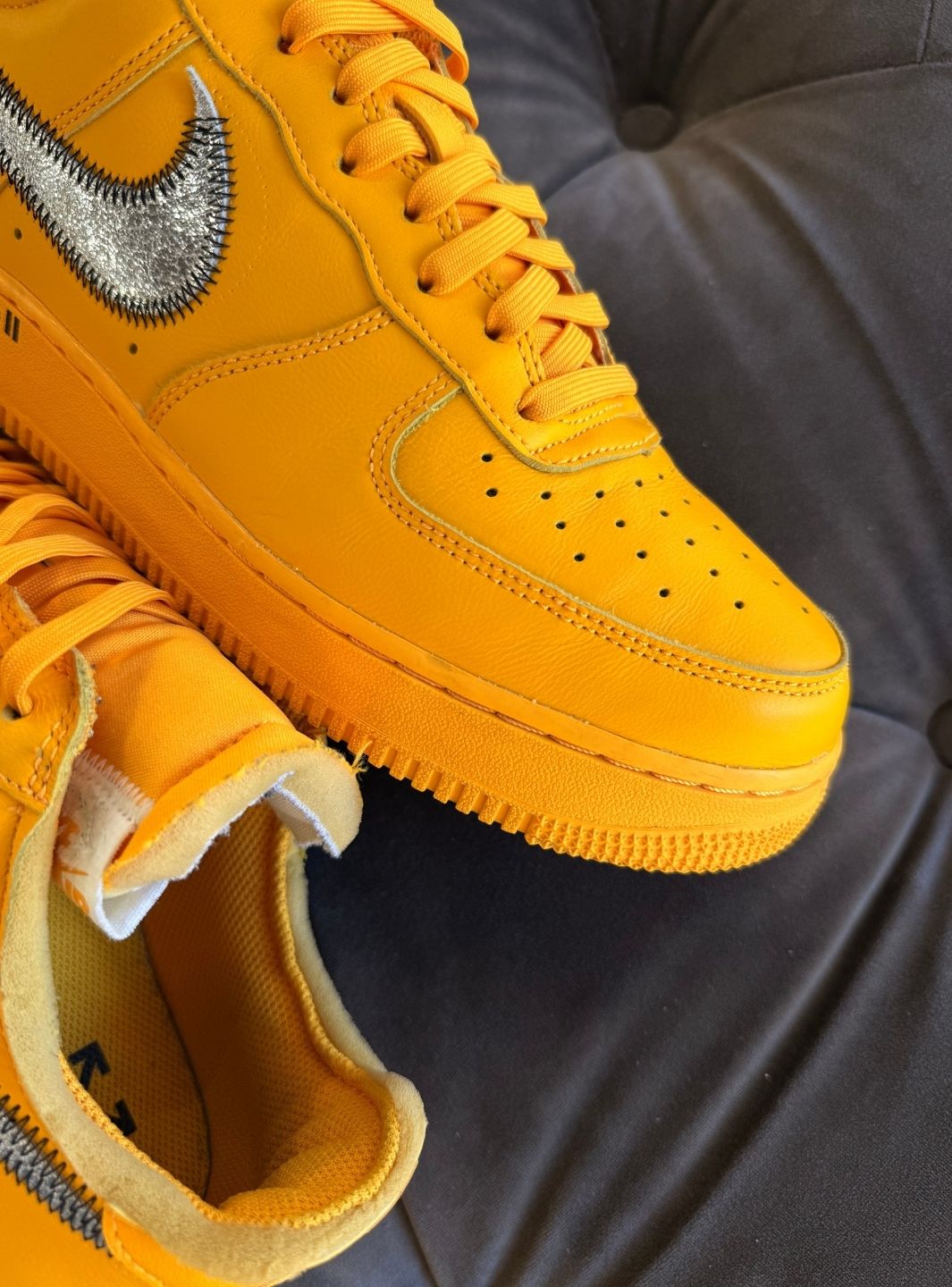 Nike Air Force 1 Low Off-White ICA University Gold - Usato 9.5/10