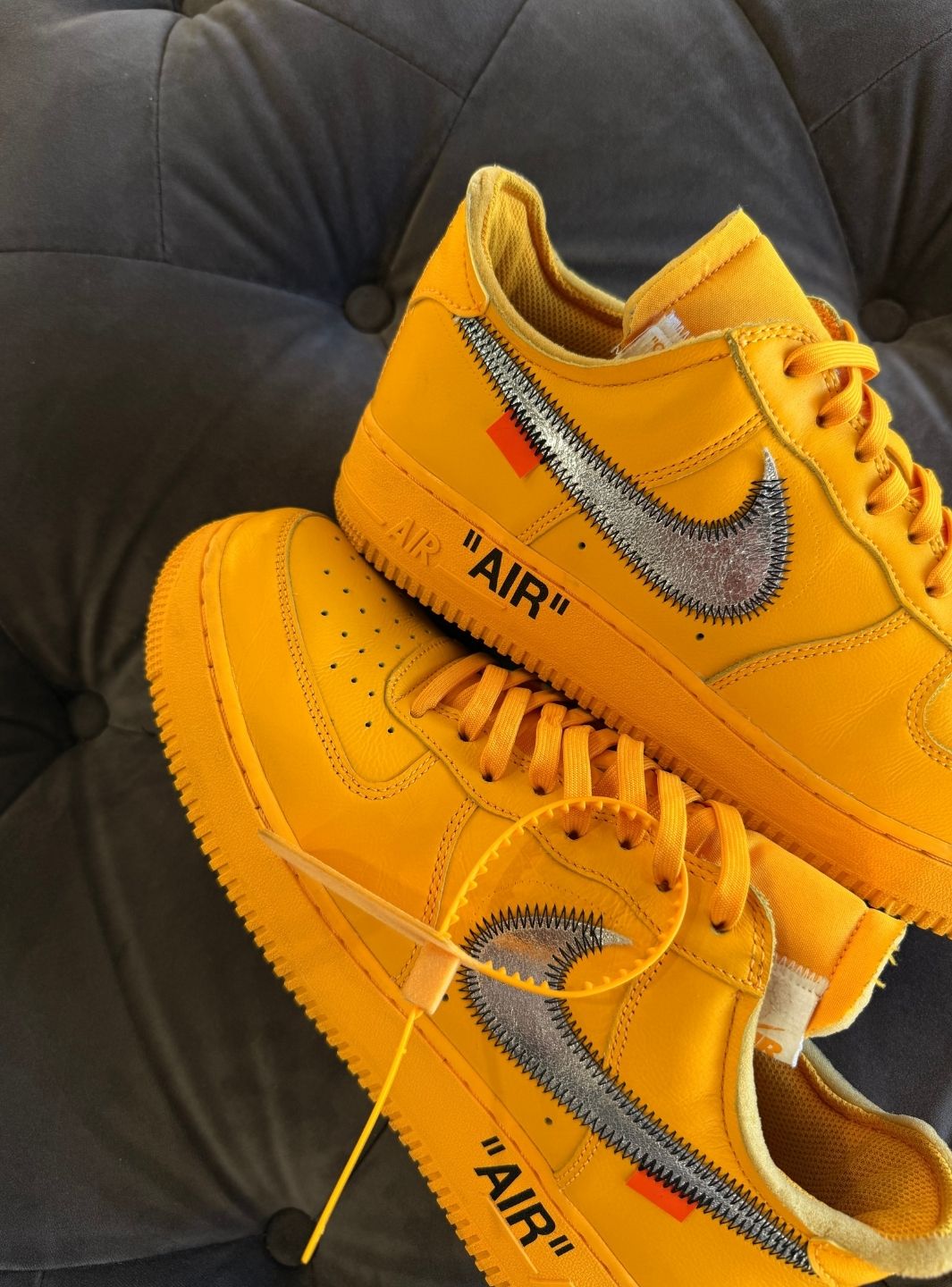 Nike Air Force 1 Low Off-White ICA University Gold - Usato 9.5/10