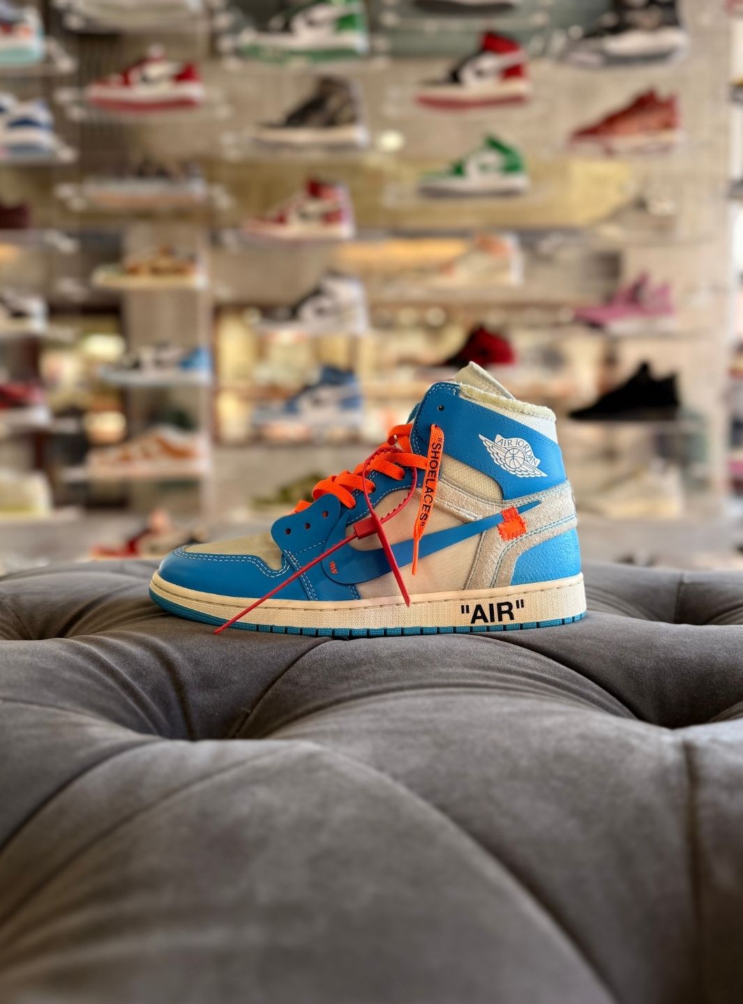 Air Jordan 1 Retro High Off-White University Blue - Sneakers Usate | ResellZone