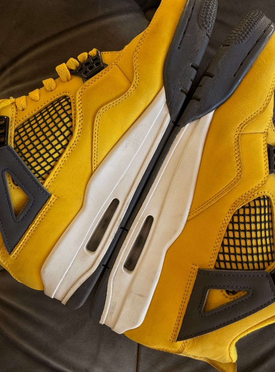 Air Jordan 4 Retro Lightning (2021) - Usato 8.5/10
