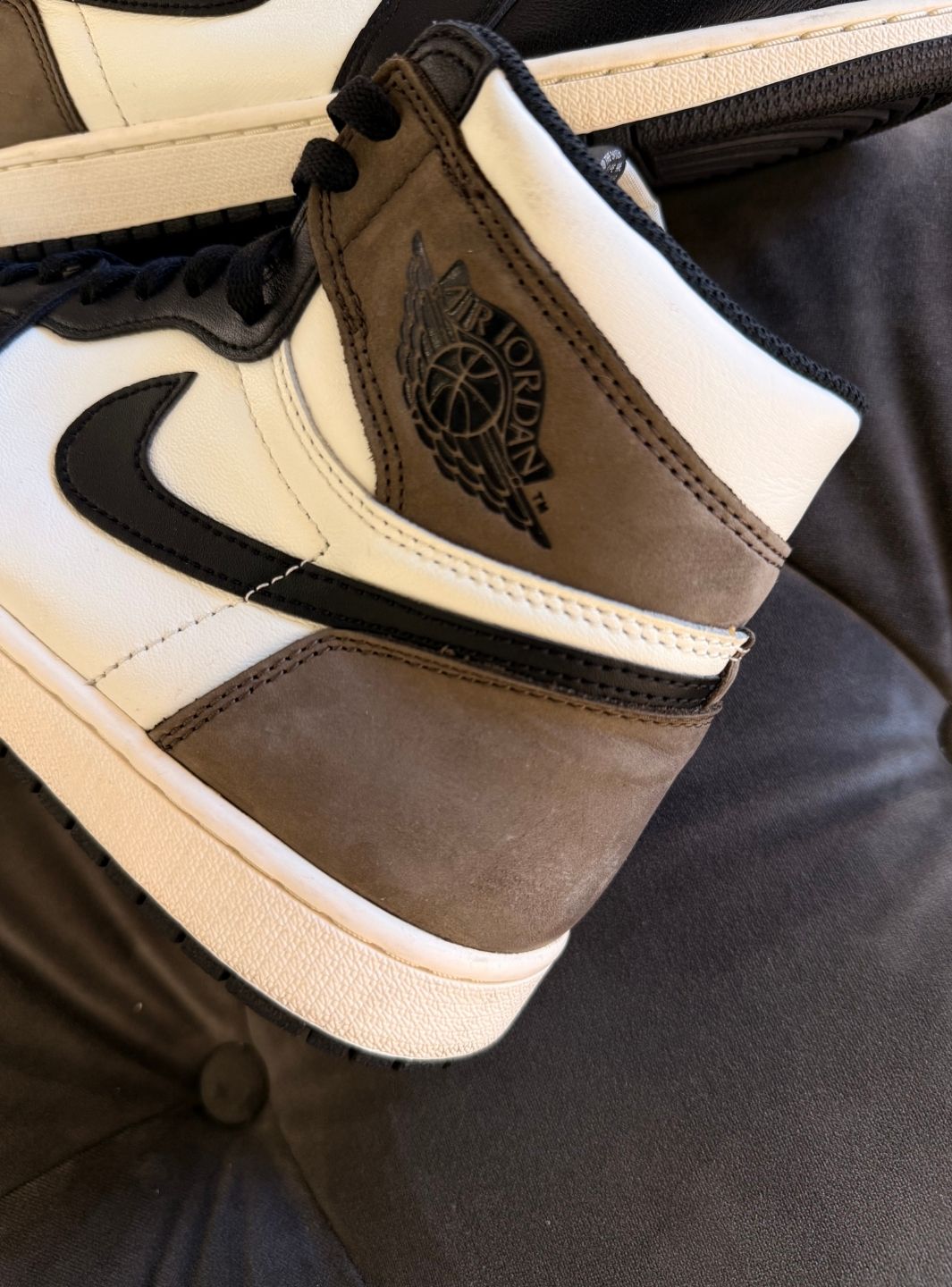 Air Jordan 1 Retro High Dark Mocha - Usato 9/10