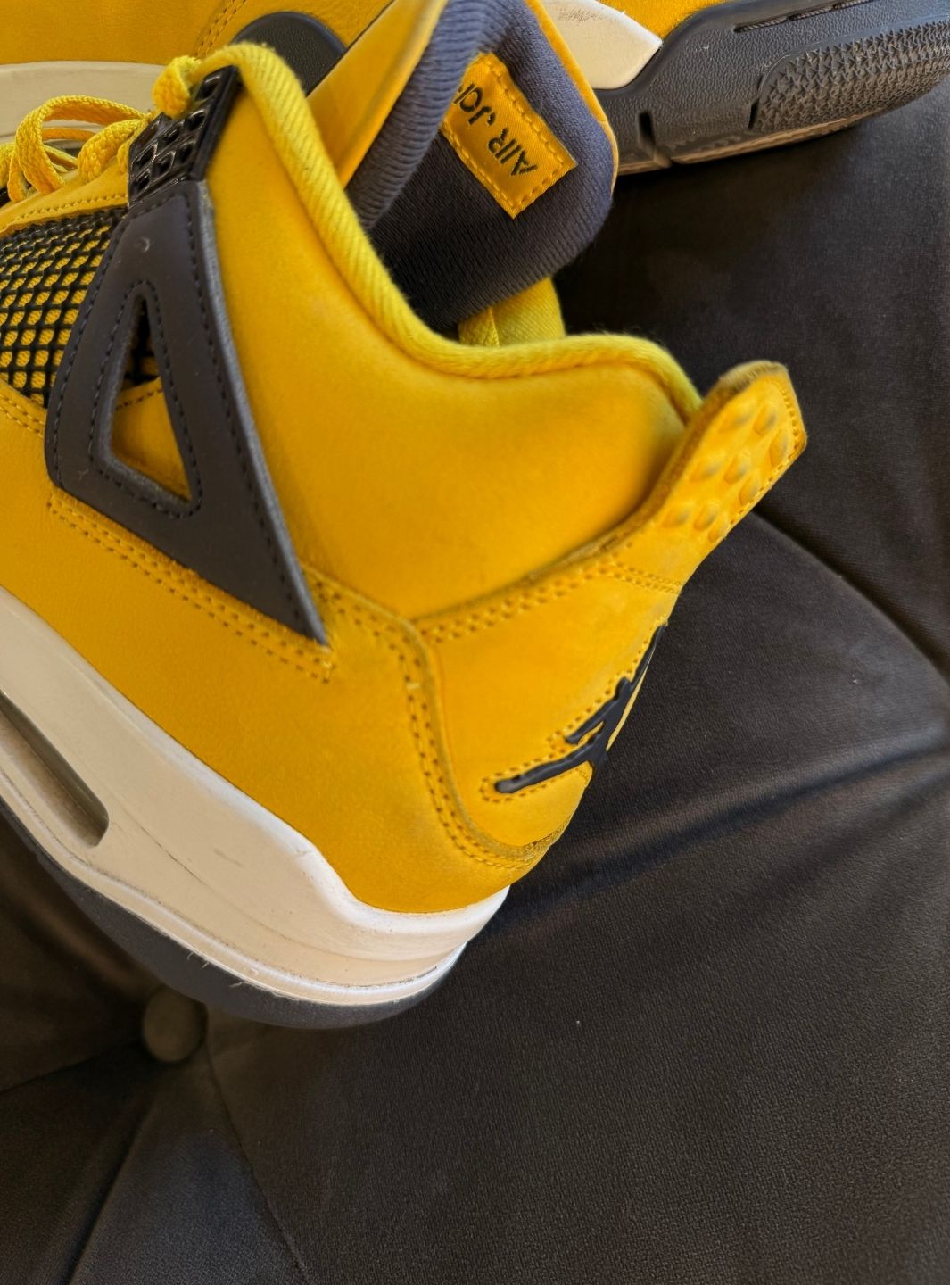 Air Jordan 4 Retro Lightning (2021) - Usato 8.5/10