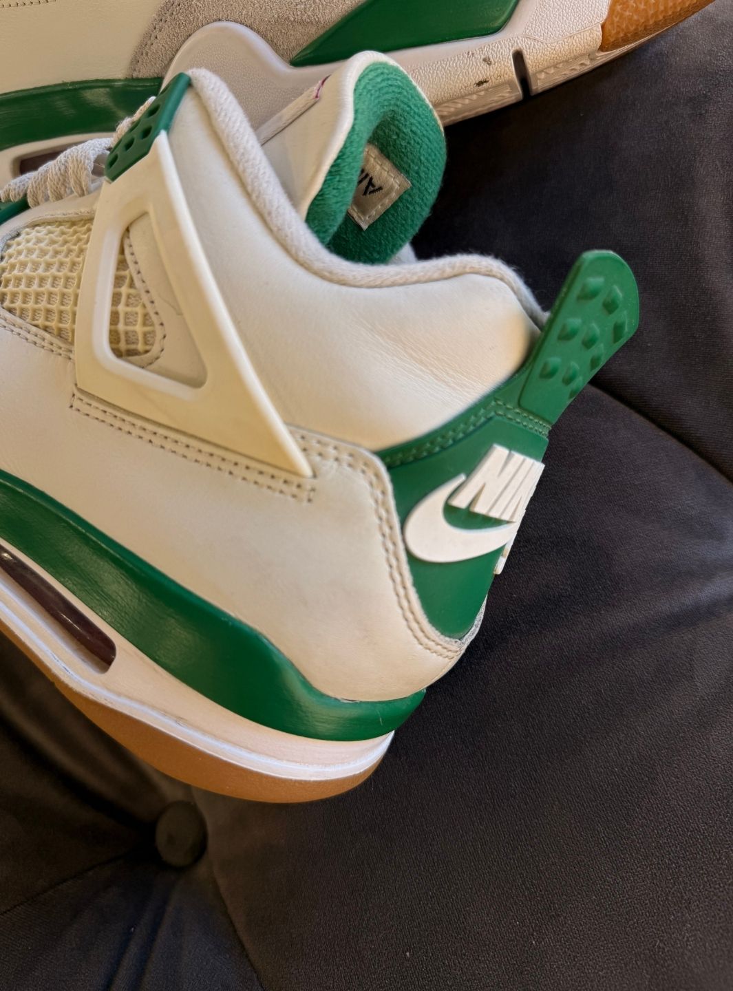 Air Jordan 4 Retro SB Pine Green - Usato 9/10