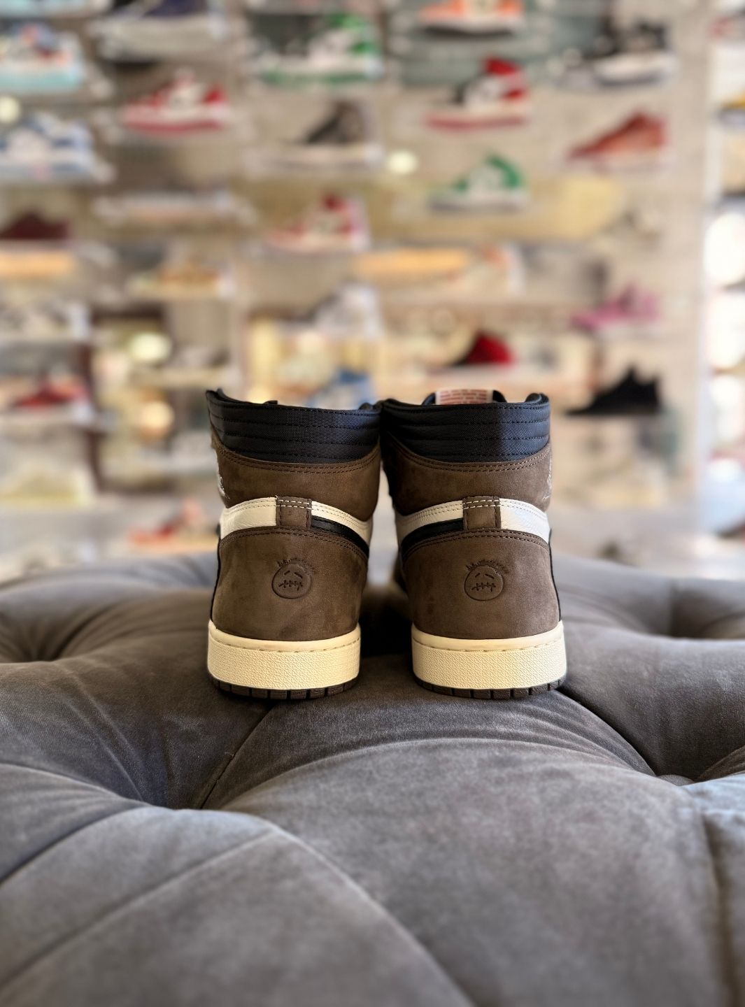Air Jordan 1 Retro High OG SP Travis Scott Mocha - Sneakers Usate | ResellZone