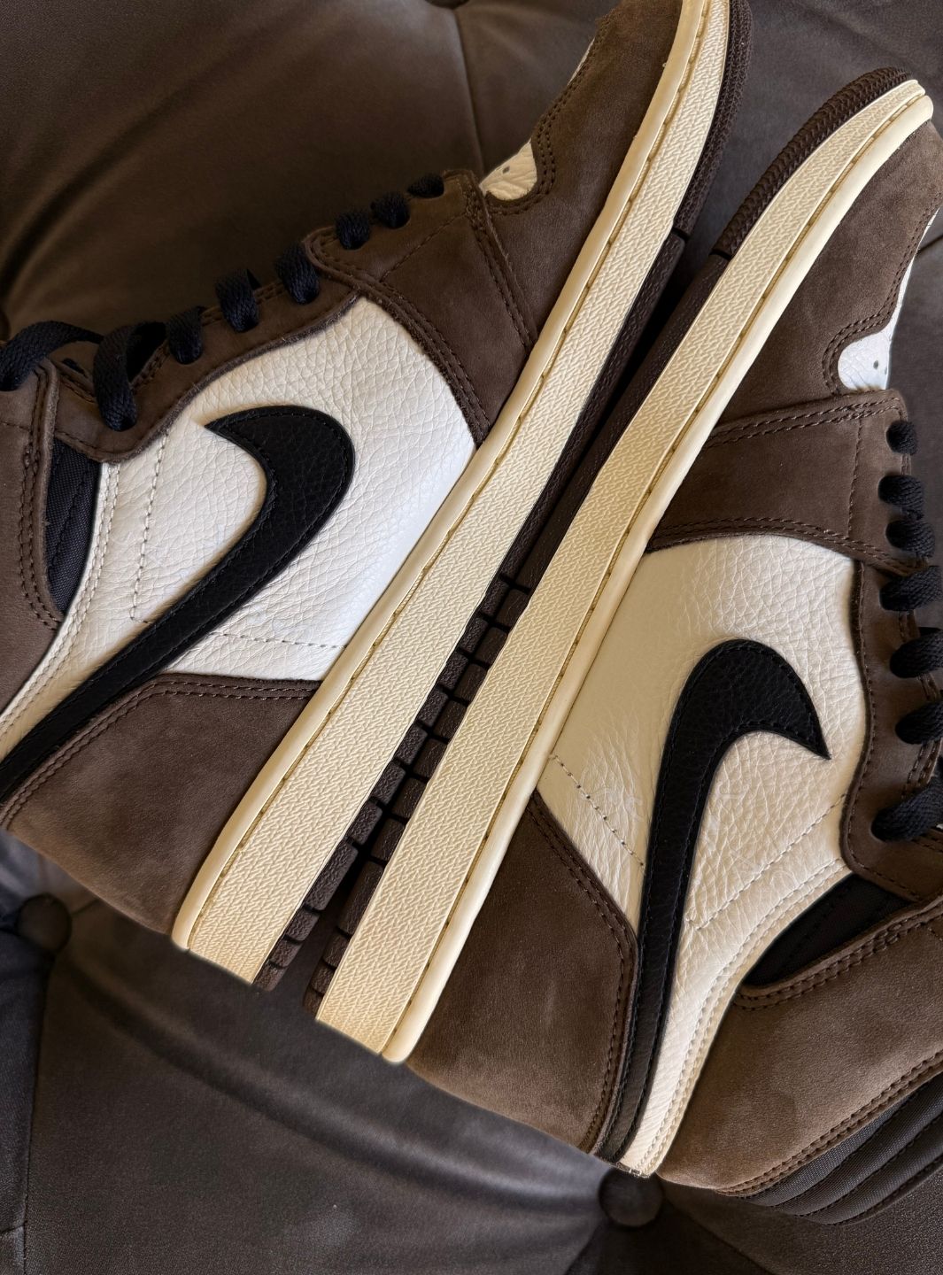 Air Jordan 1 Retro High OG SP Travis Scott Mocha - Sneakers Usate | ResellZone