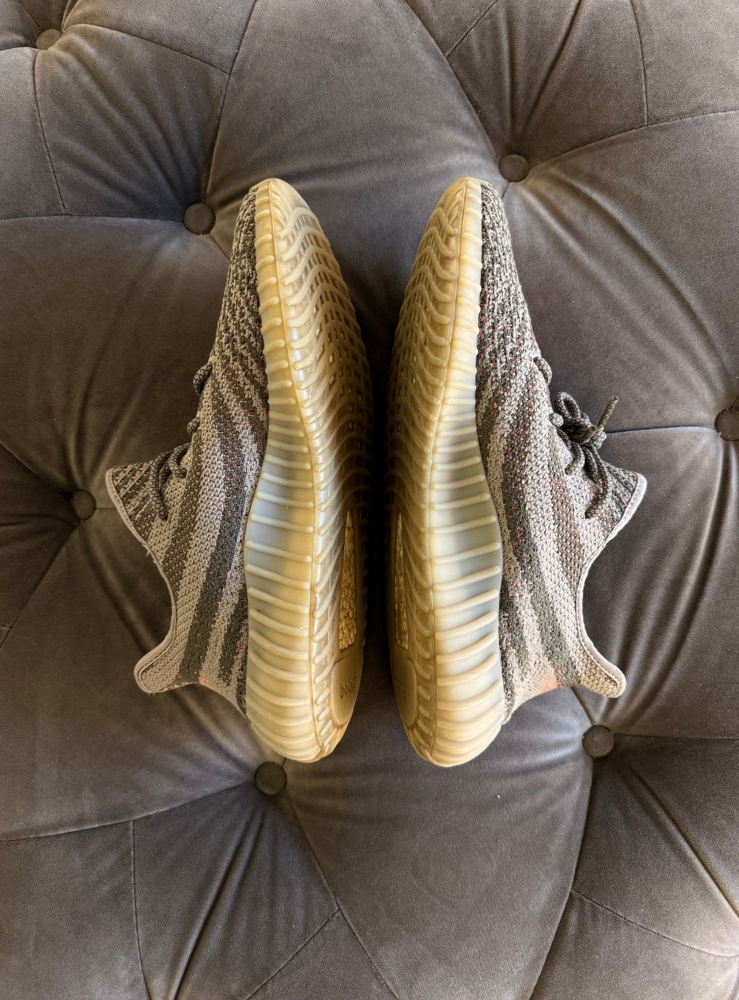 Adidas Yeezy Boost 350 V2 Carbon Beluga - Sneakers Usate | ResellZone
