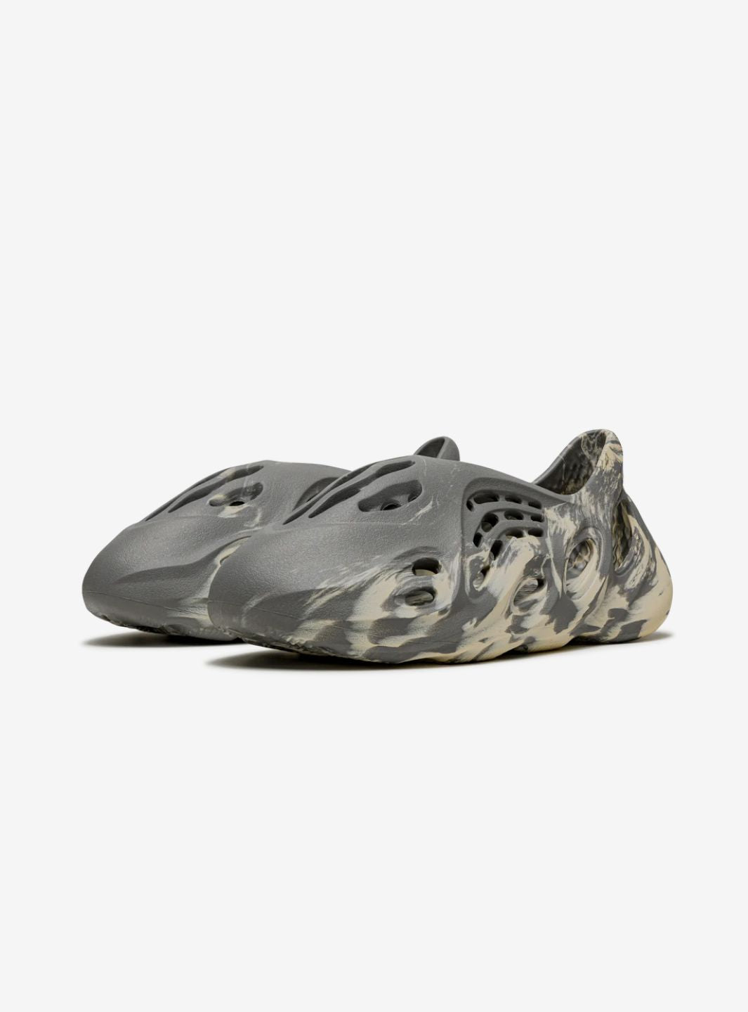 Adidas Yeezy Foam RNNR MXT Moon Gray - GV7904 | ResellZone