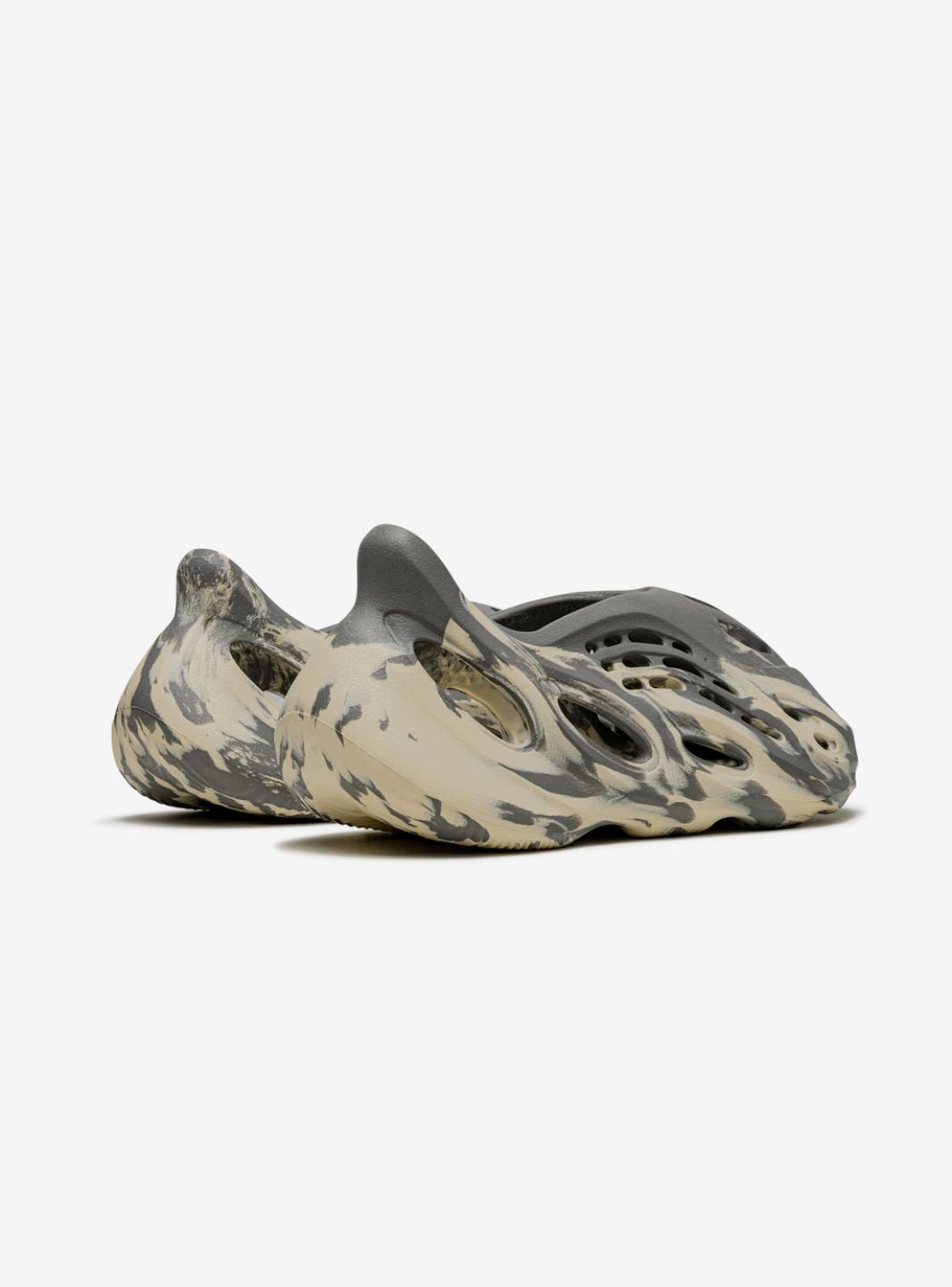 Adidas Yeezy Foam RNNR MXT Moon Gray - GV7904 | ResellZone
