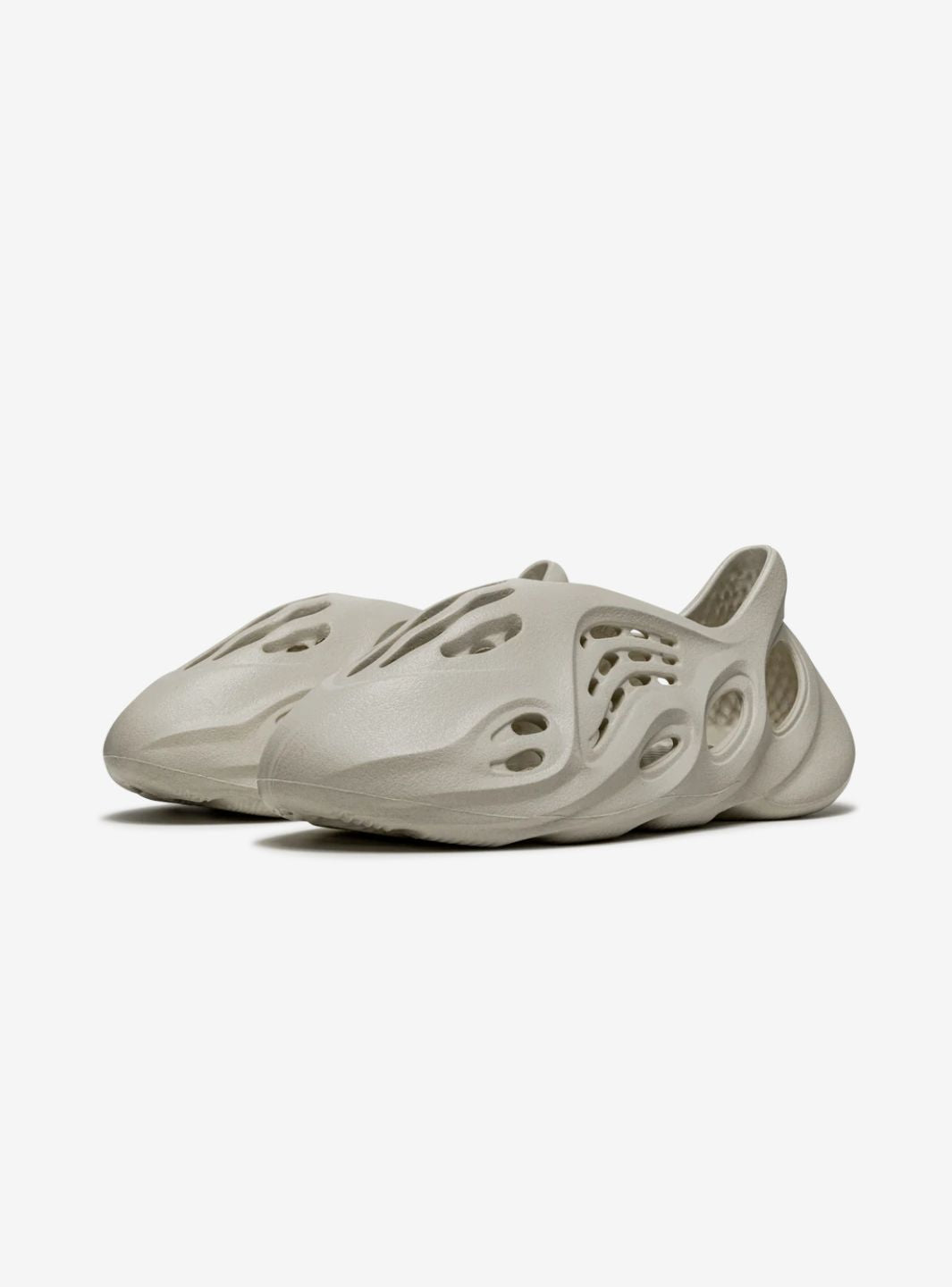 Adidas Yeezy Foam RNNR Sand - FY4567 | ResellZone