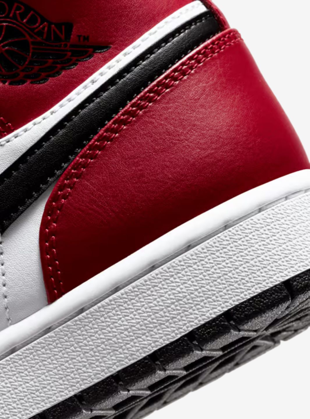 Air Jordan Mid Chicago Black Toe 554725-069 ResellZone