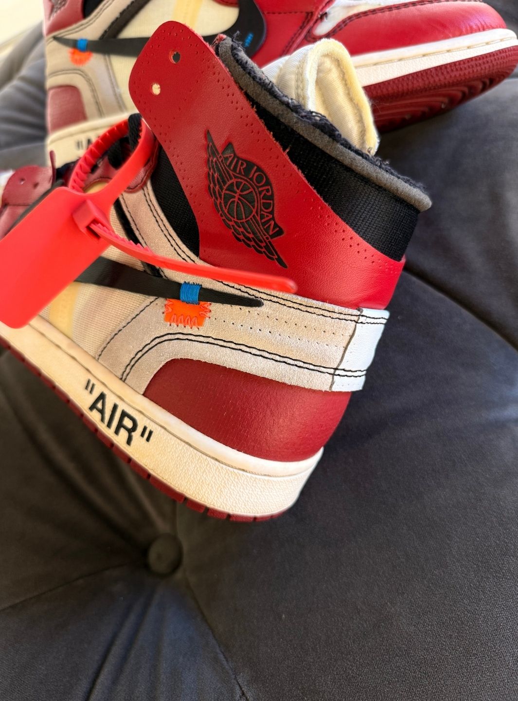 Air Jordan 1 Retro High Off-White Chicago - Sneakers Usate | ResellZone