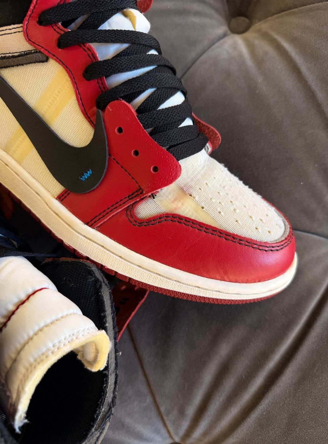 Air Jordan 1 Retro High Off-White Chicago - Sneakers Usate | ResellZone