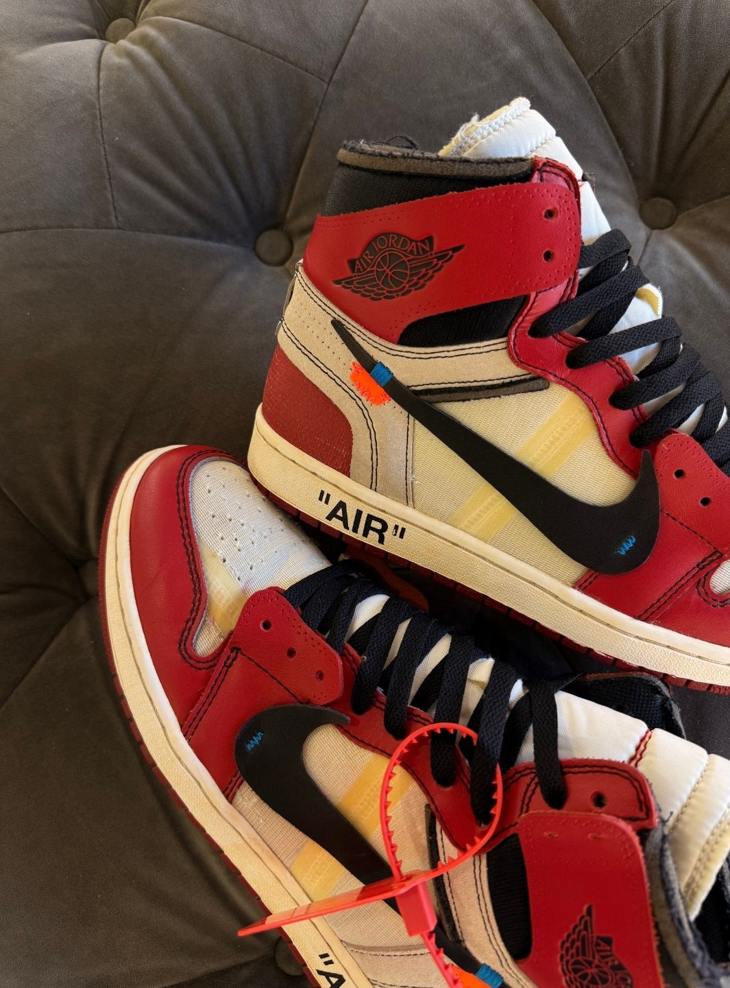 Air Jordan 1 Retro High Off-White Chicago - Sneakers Usate | ResellZone