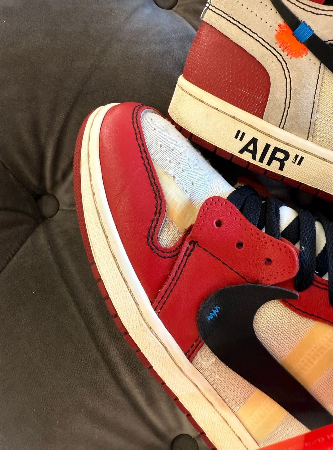 Air Jordan 1 Retro High Off-White Chicago - Sneakers Usate | ResellZone