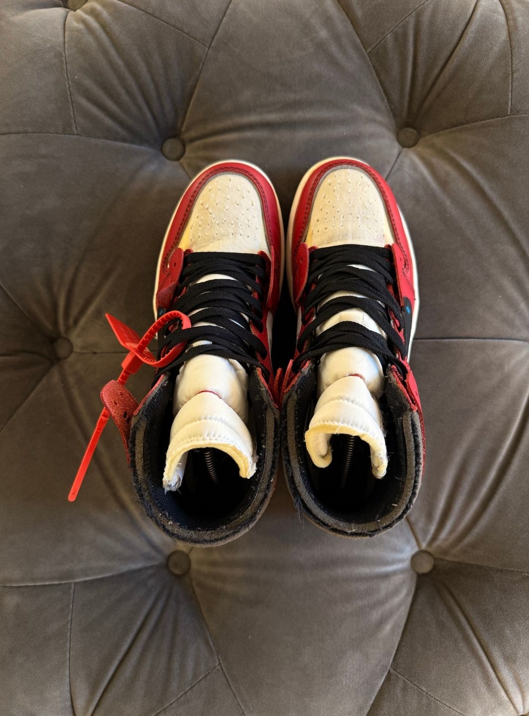 Air Jordan 1 Retro High Off-White Chicago - Sneakers Usate | ResellZone