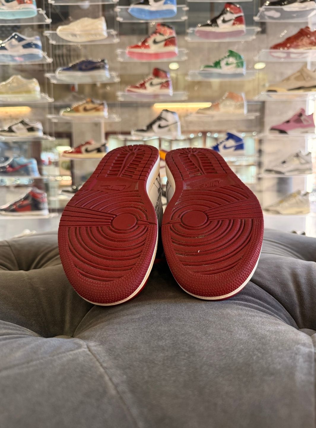 Air Jordan 1 Retro High Off-White Chicago - Sneakers Usate | ResellZone