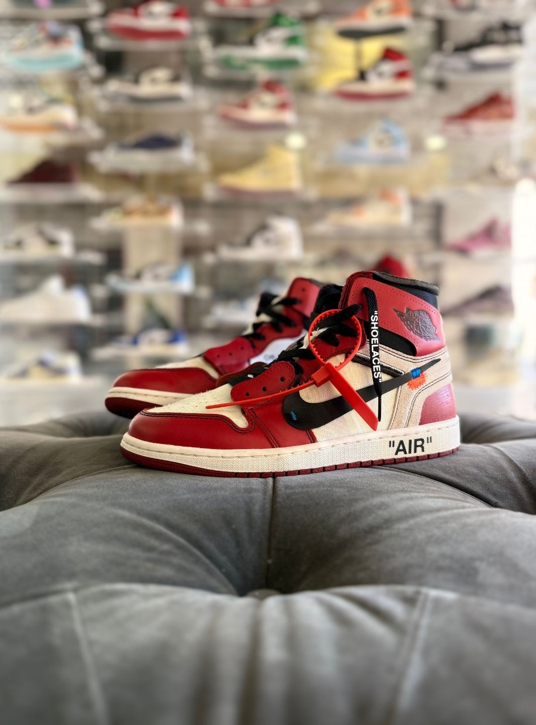Air Jordan 1 Retro High Off-White Chicago - Sneakers Usate | ResellZone