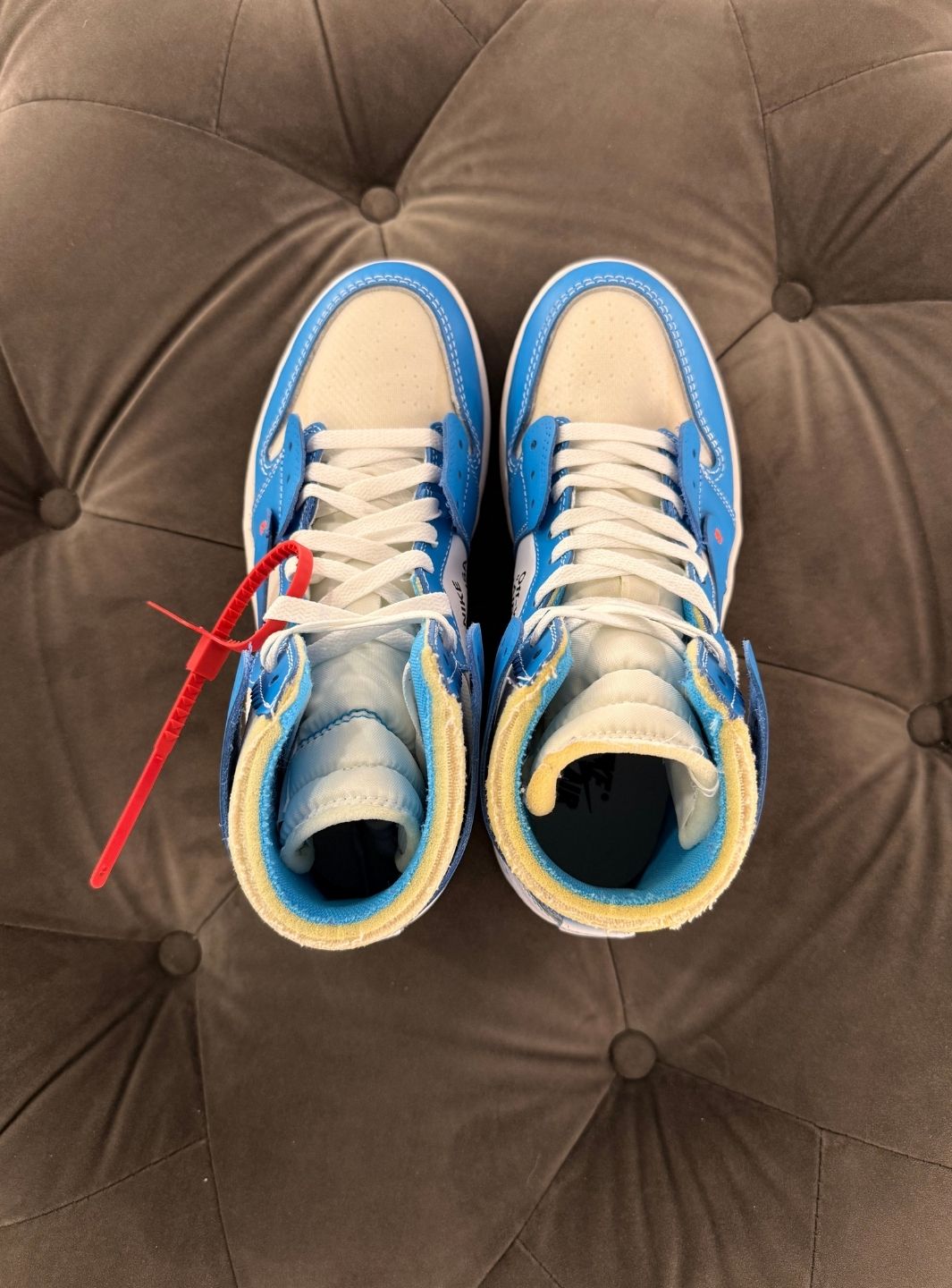 Air Jordan 1 Retro High Off-White University Blue - Sneakers Usate | ResellZone