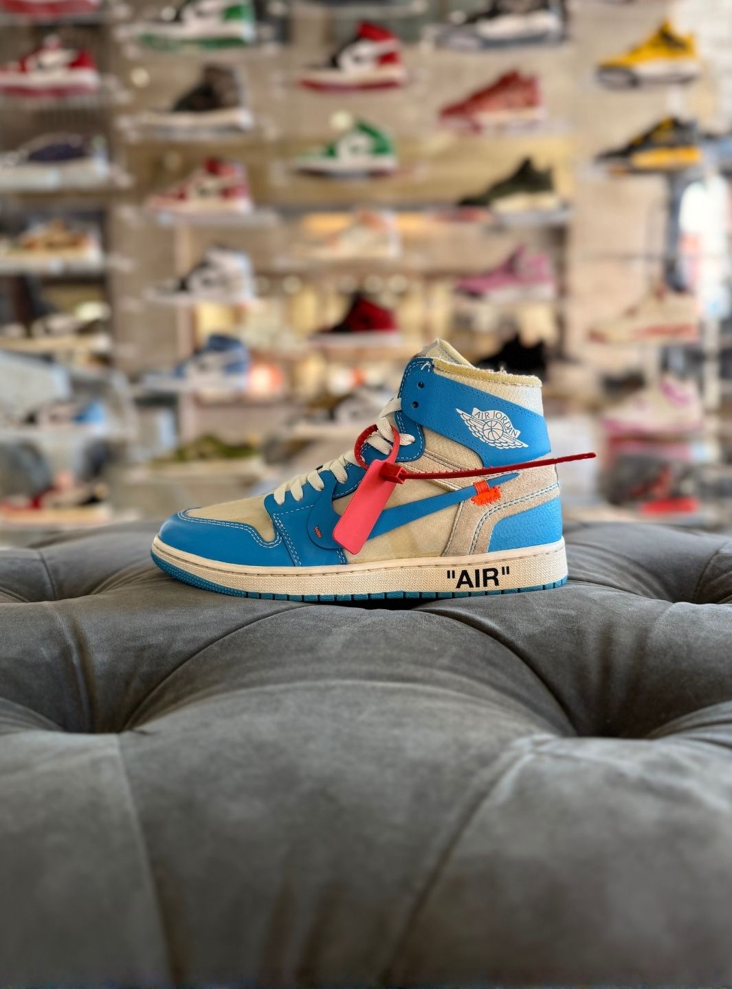 Air Jordan 1 Retro High Off-White University Blue - Sneakers Usate | ResellZone