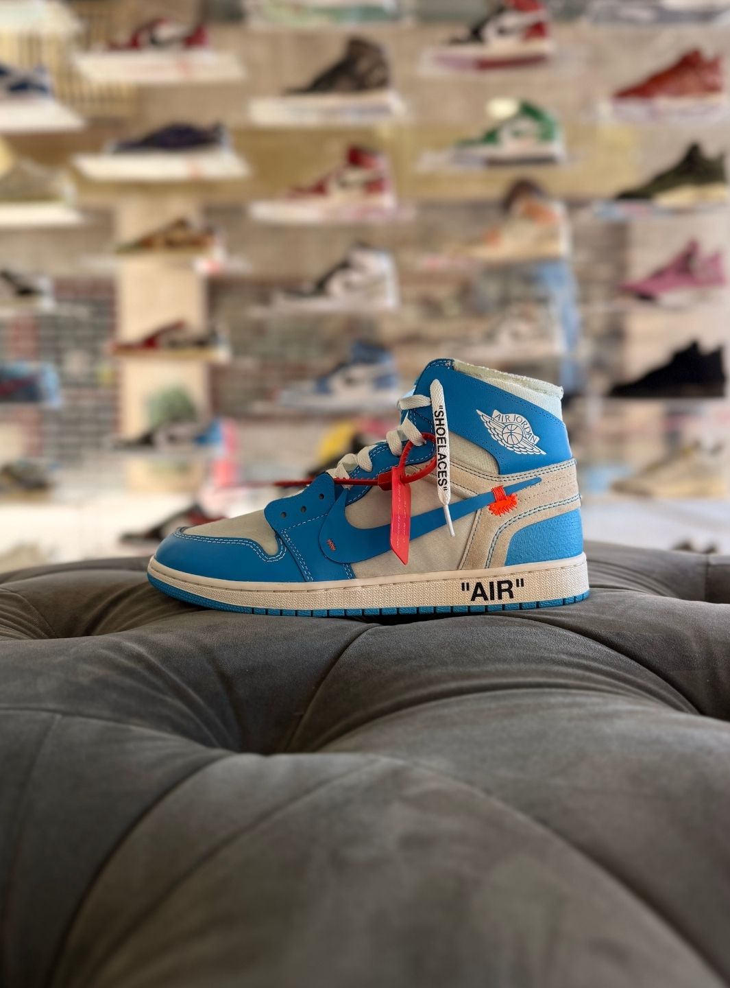 Air Jordan 1 Retro High Off-White University Blue - Sneakers Usate | ResellZone