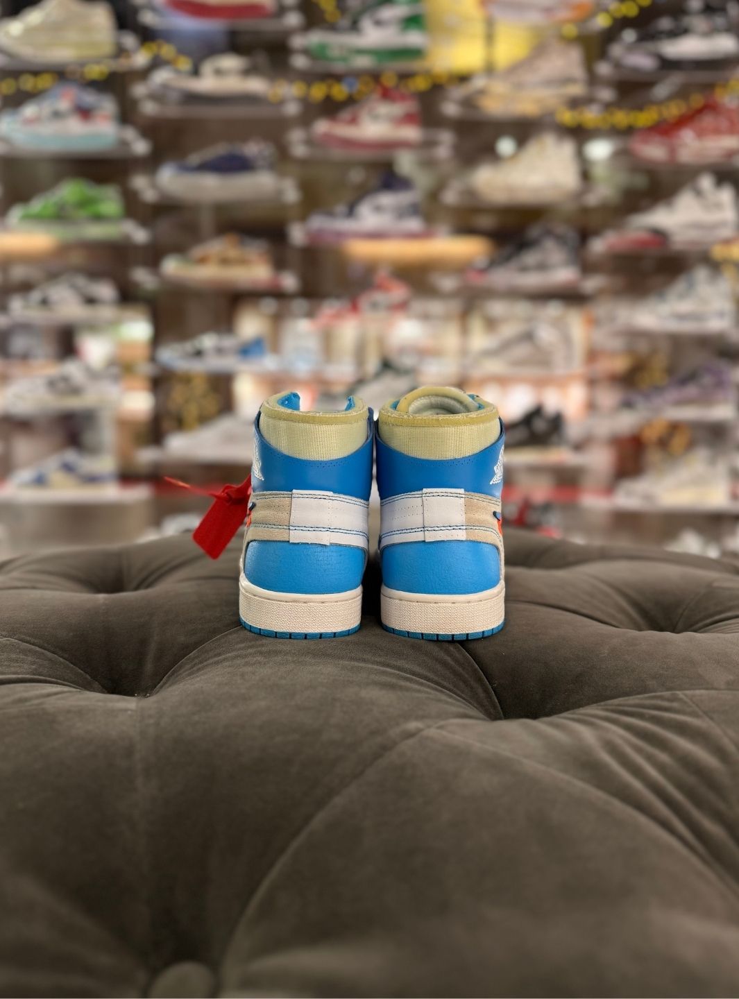 Air Jordan 1 Retro High Off-White University Blue - Sneakers Usate | ResellZone