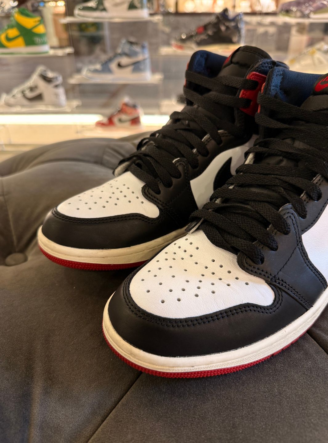 Air Jordan 1 Retro High OG Black Toe Reimagined - Sneakers Usate | ResellZone