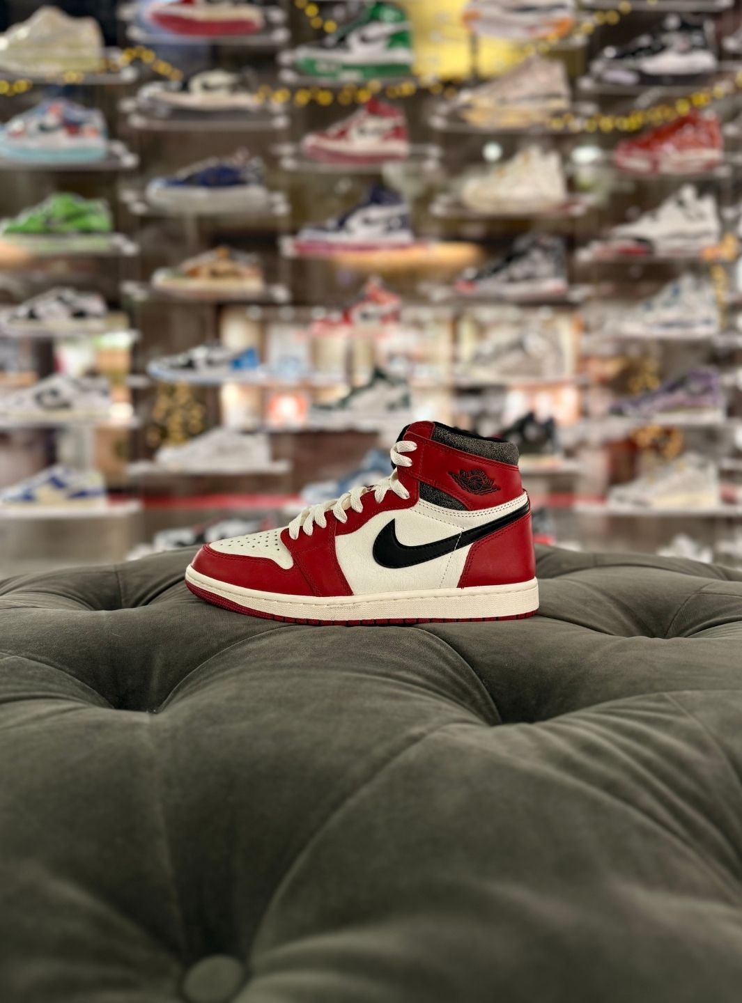Air Jordan 1 Retro High OG Chicago Lost and Found - Sneakers Usate | ResellZone