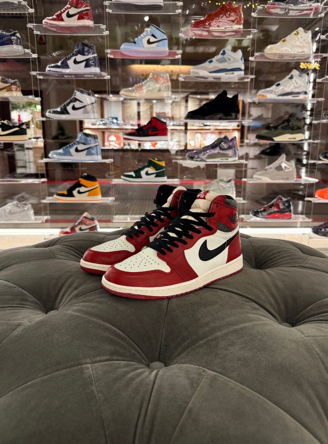 Air Jordan 1 Retro High OG Chicago Lost and Found - Sneakers Usate | ResellZone