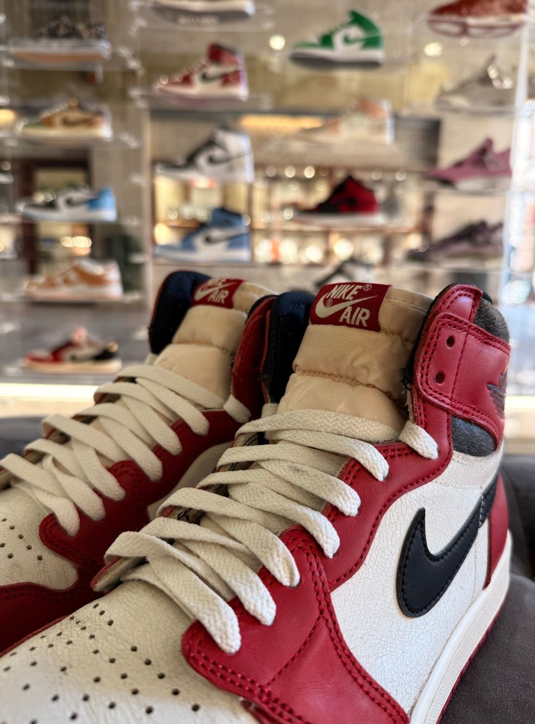 Air Jordan 1 Retro High OG Chicago Lost and Found - Sneakers Usate | ResellZone