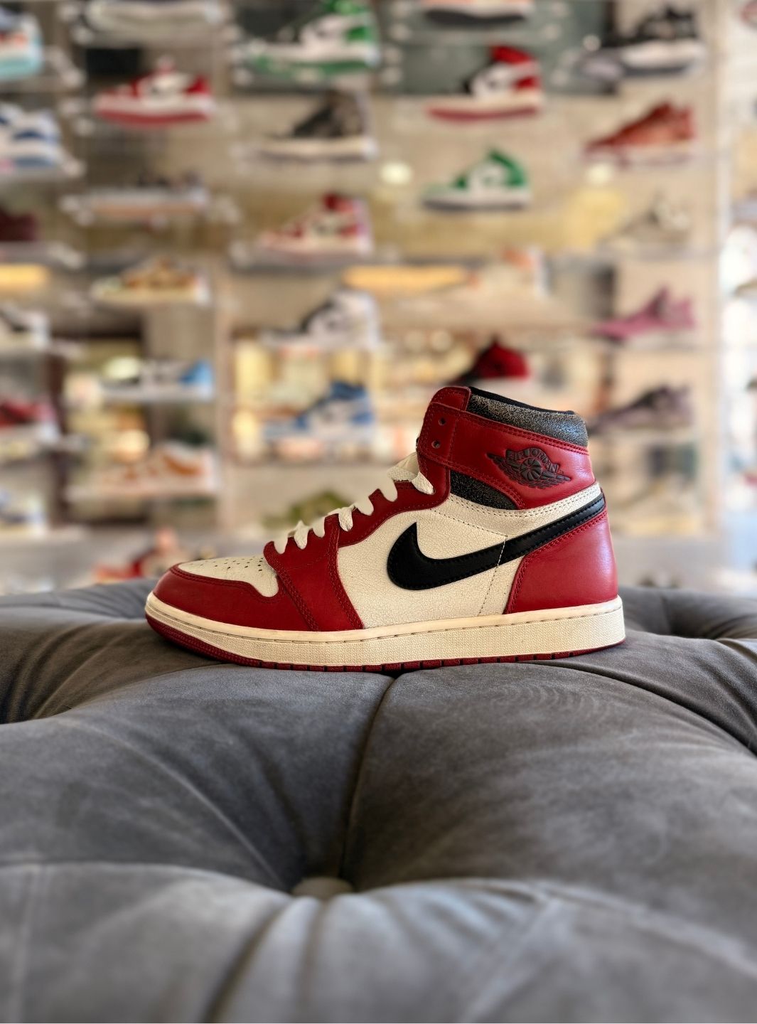 Air Jordan 1 Retro High OG Chicago Lost and Found - Sneakers Usate | ResellZone