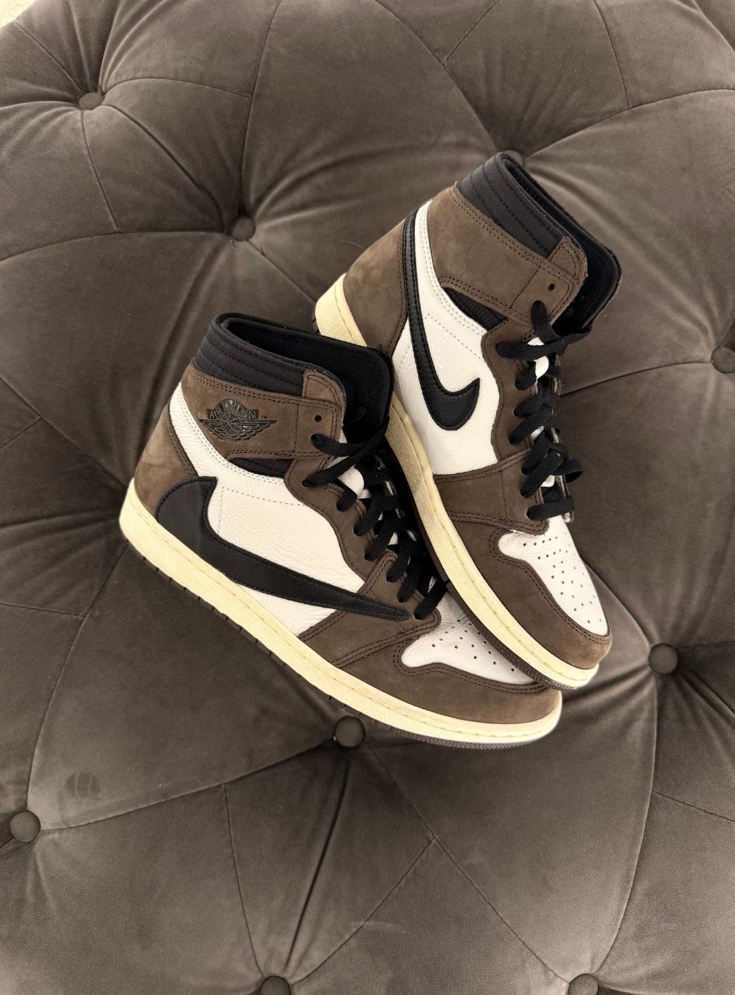 Air Jordan 1 Retro High OG SP Travis Scott Mocha - Sneakers Usate | ResellZone