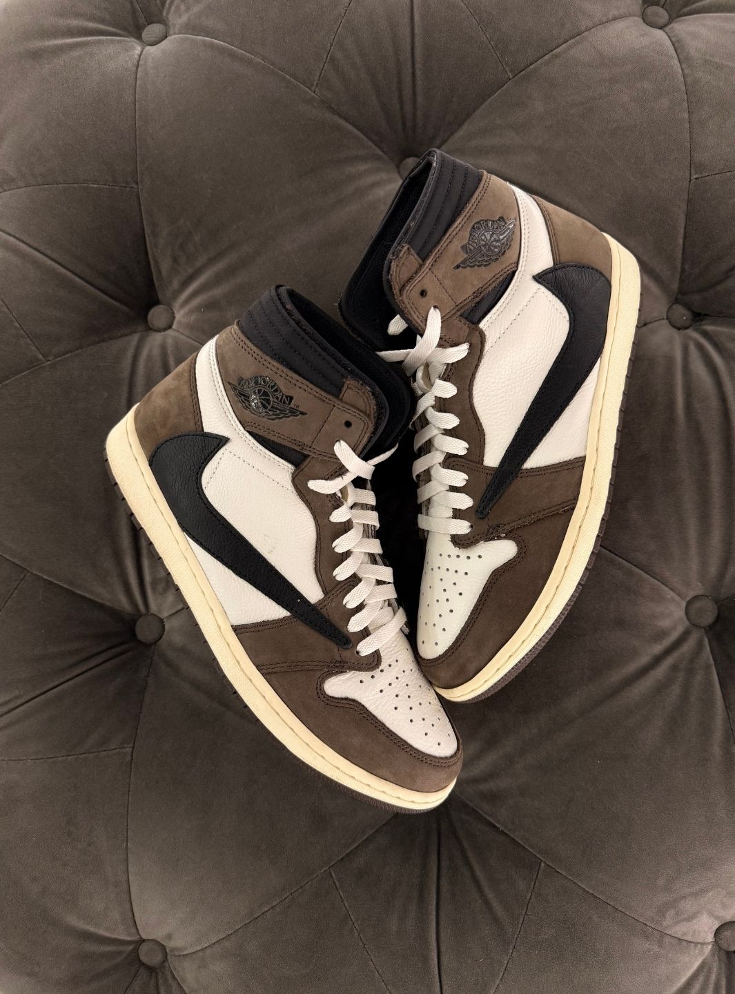 Air Jordan 1 Retro High OG SP Travis Scott Mocha - Sneakers Usate | ResellZone