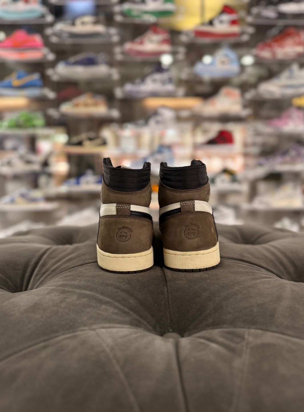 Air Jordan 1 Retro High OG SP Travis Scott Mocha - Sneakers Usate | ResellZone