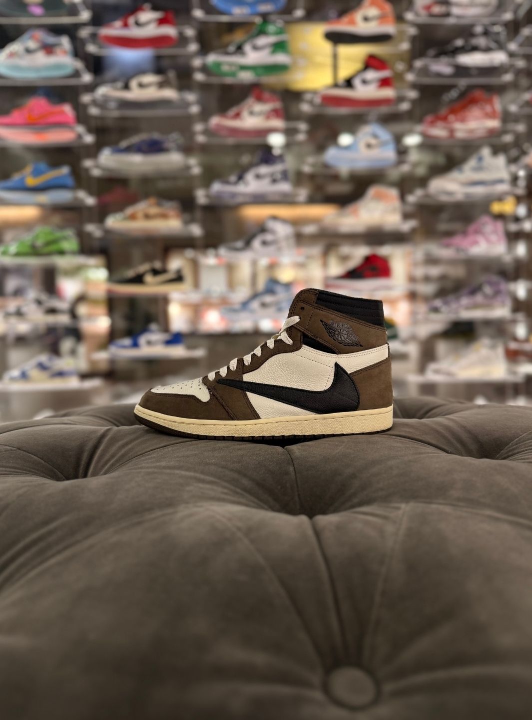 Air Jordan 1 Retro High OG SP Travis Scott Mocha - Sneakers Usate | ResellZone