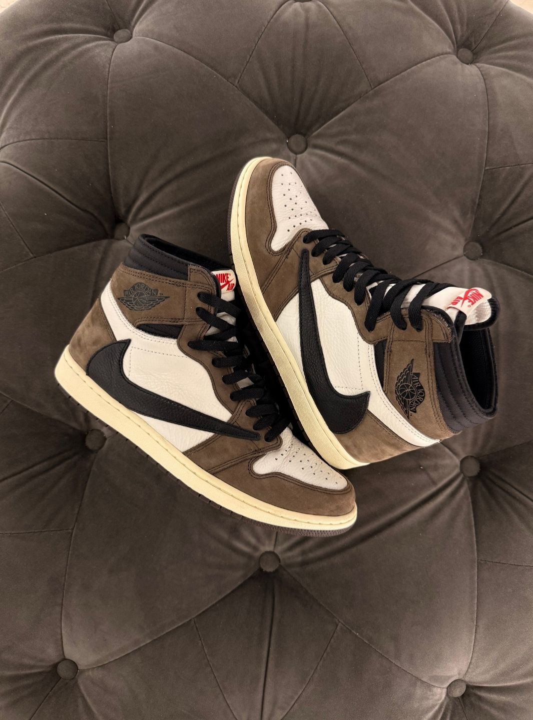 Air Jordan 1 Retro High OG SP Travis Scott Mocha - Sneakers Usate | ResellZone