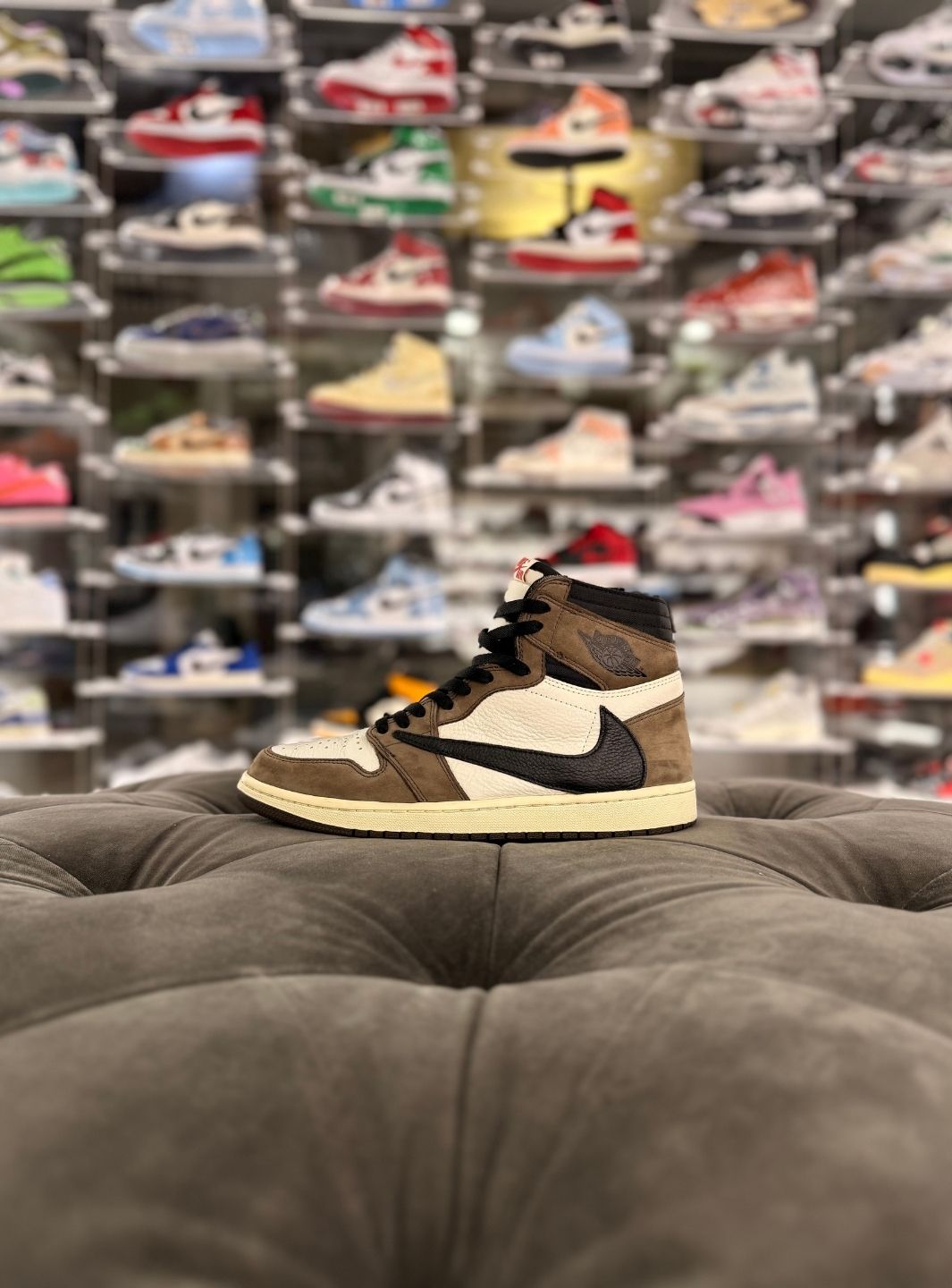 Air Jordan 1 Retro High OG SP Travis Scott Mocha - Sneakers Usate | ResellZone