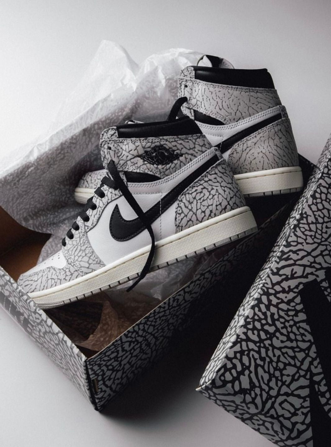 Air Jordan 1 Retro High OG White Cement - DZ5485-052 | ResellZone